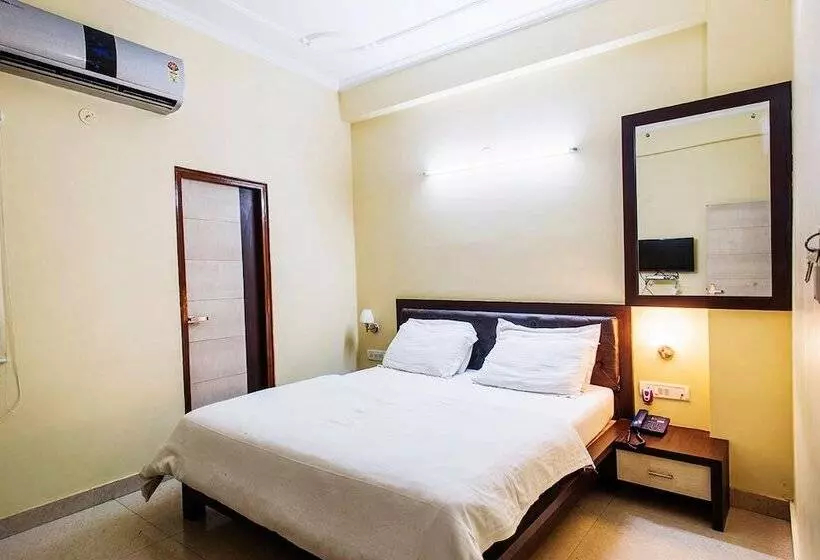 Deep Hotel & Restaurant