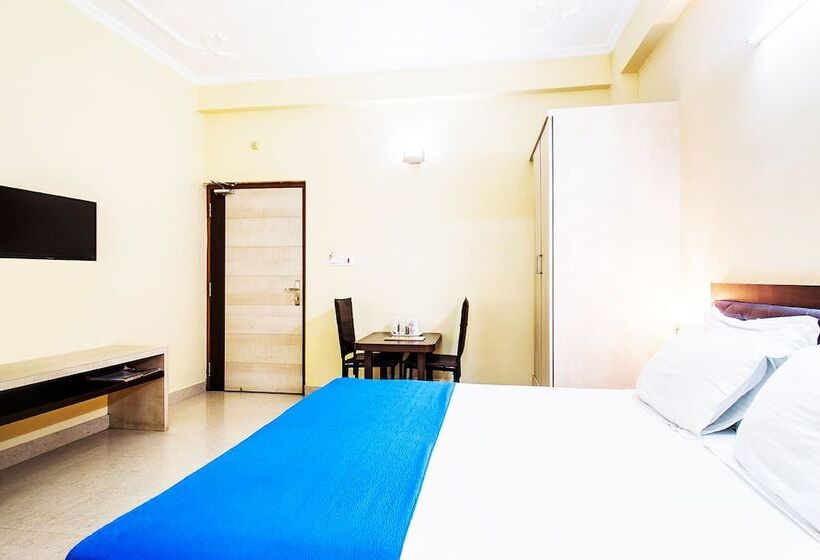 Deep Hotel & Restaurant