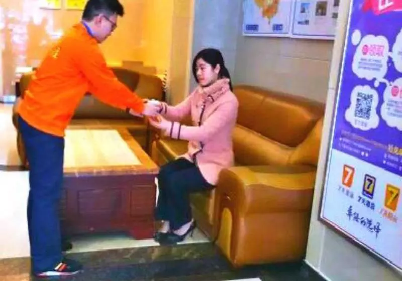 Hotelli 7days Inn Qingyuan New City Coach Terminal Lianjiang Road Branch