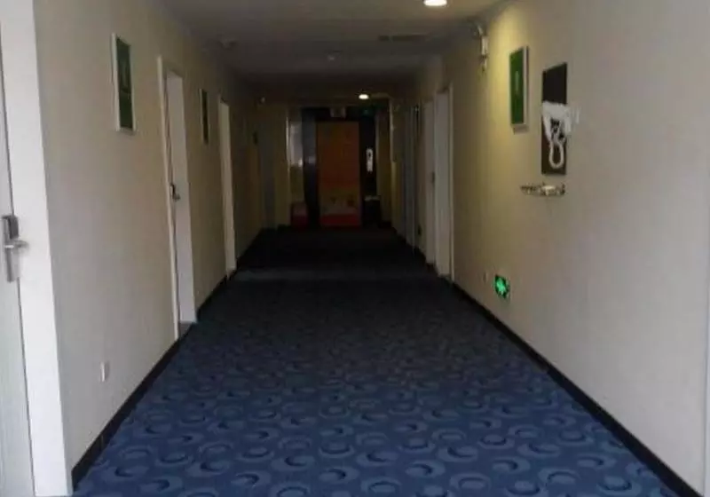 Hotelli 7days Inn Qingyuan New City Coach Terminal Lianjiang Road Branch