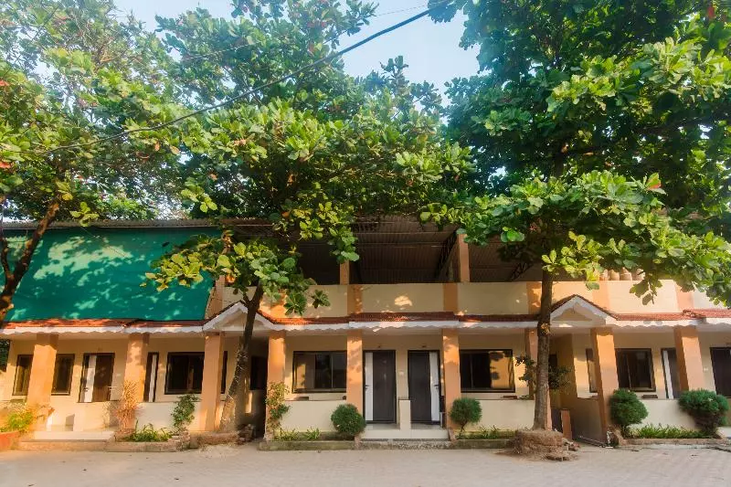 Hotelli Oyo 27931 Manori Beach Corner