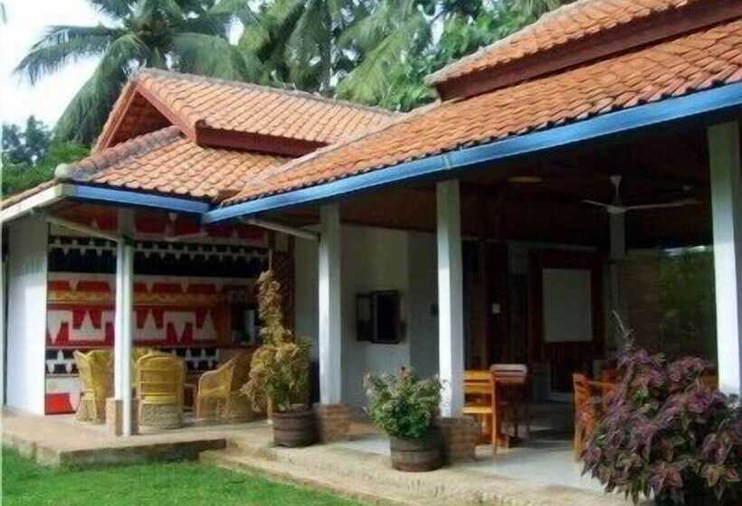 Otel The Satwa Elephant Ecolodge