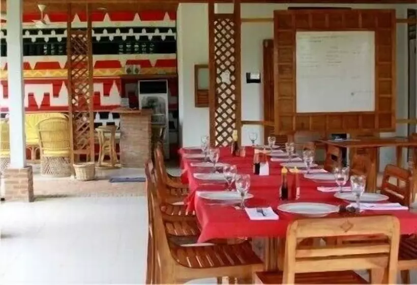 Hotelli The Satwa Elephant Ecolodge