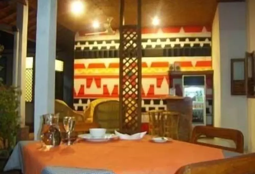 Hotelli The Satwa Elephant Ecolodge