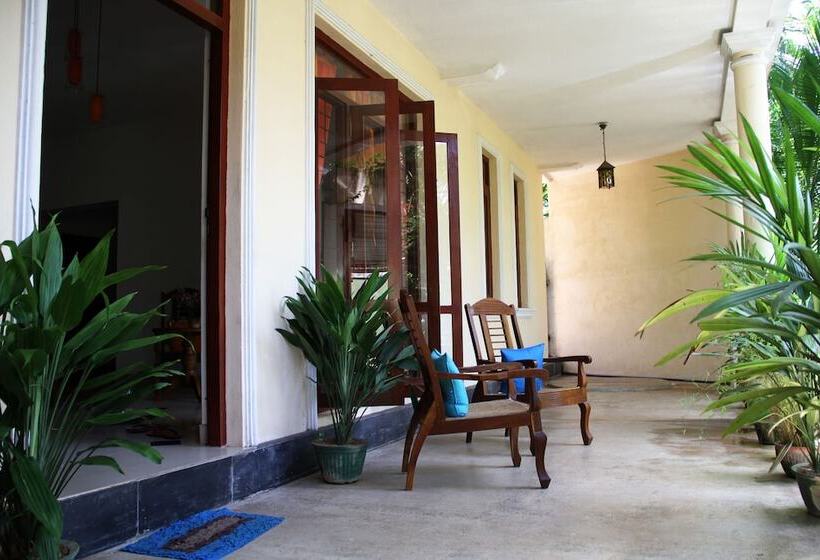 بنسيون Natures Bliss Garden Stay