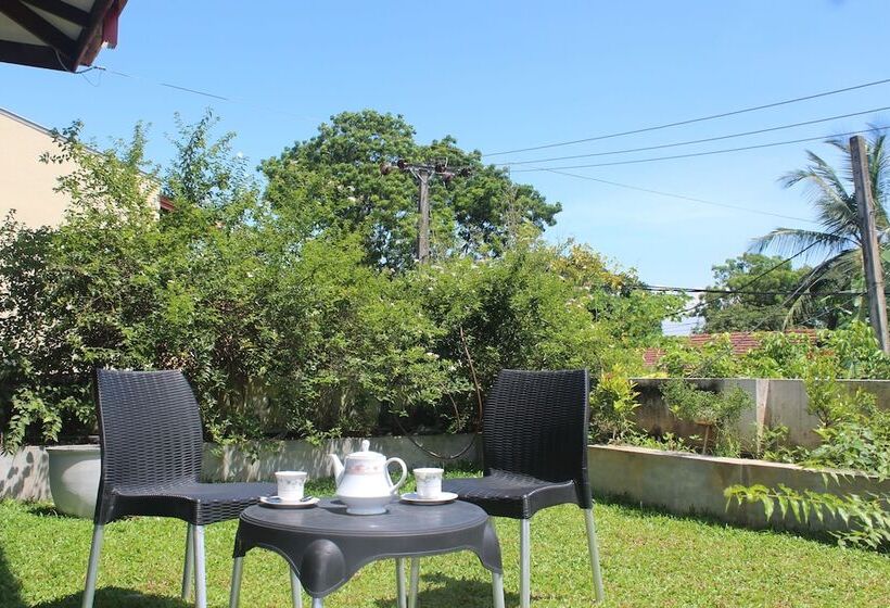 بنسيون Natures Bliss Garden Stay