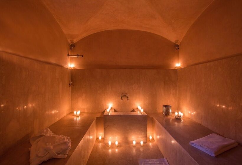 Pensión Palais Chahar Mahal