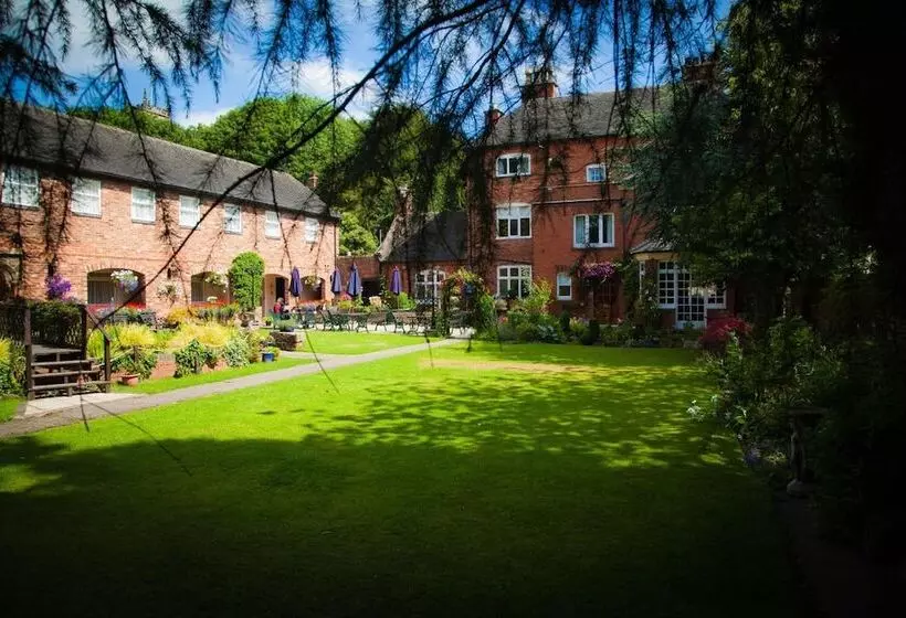 Majatalo The Manor Guest House