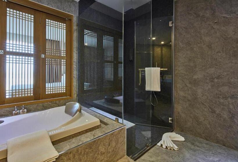 Serenity Hotel And Spa Kabinburi