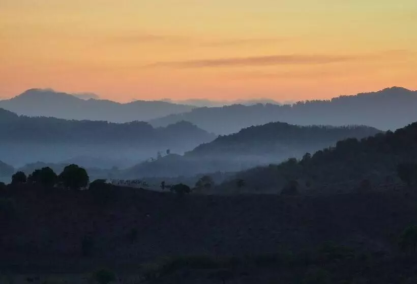 ユースホステル Myamo Beach Lodge