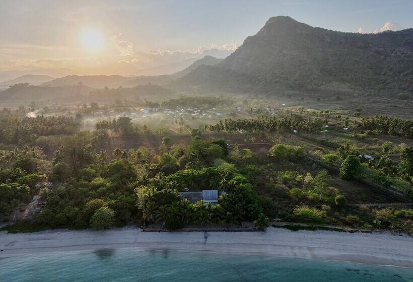 Общежитие Myamo Beach Lodge