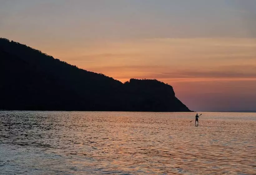 ユースホステル Myamo Beach Lodge