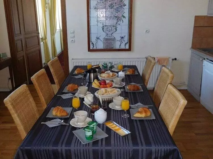 Aamiaismajoitus (B&B) Chambres D Hôtes Château De Courcelette