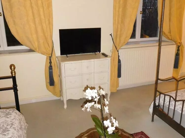 Aamiaismajoitus (B&B) Chambres D Hôtes Château De Courcelette