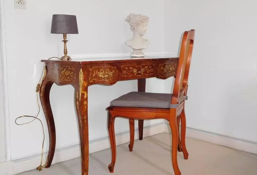 Aamiaismajoitus (B&B) Chambres D Hôtes Château De Courcelette