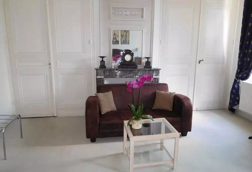 Aamiaismajoitus (B&B) Chambres D Hôtes Château De Courcelette