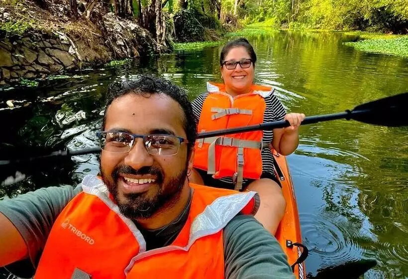 ベッドアンドブレックファースト Kuttickattil Gardens Homestay