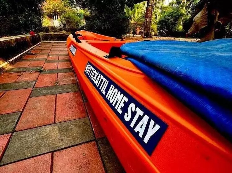 ベッドアンドブレックファースト Kuttickattil Gardens Homestay