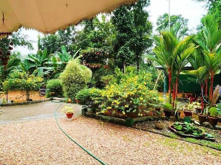 민박 Kuttickattil Gardens Homestay
