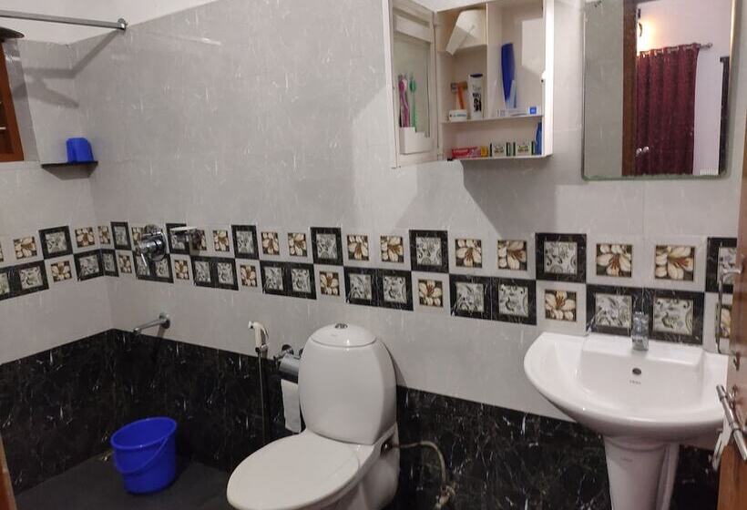 민박 Kuttickattil Gardens Homestay