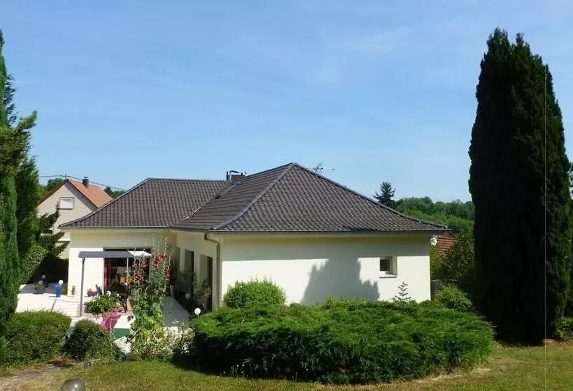 Aamiaismajoitus (B&B) La Rose Trémière