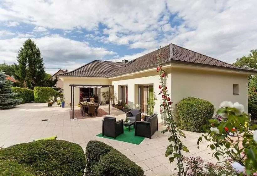 Aamiaismajoitus (B&B) La Rose Trémière