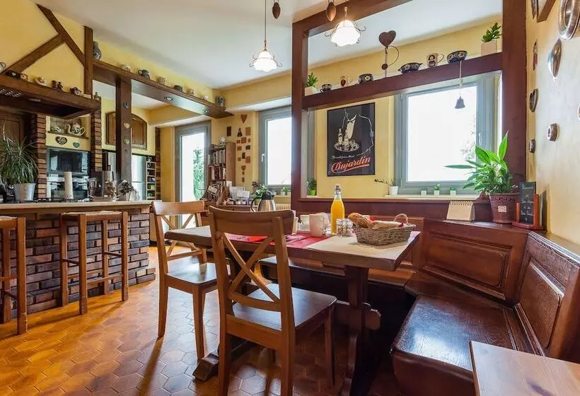 Aamiaismajoitus (B&B) La Rose Trémière