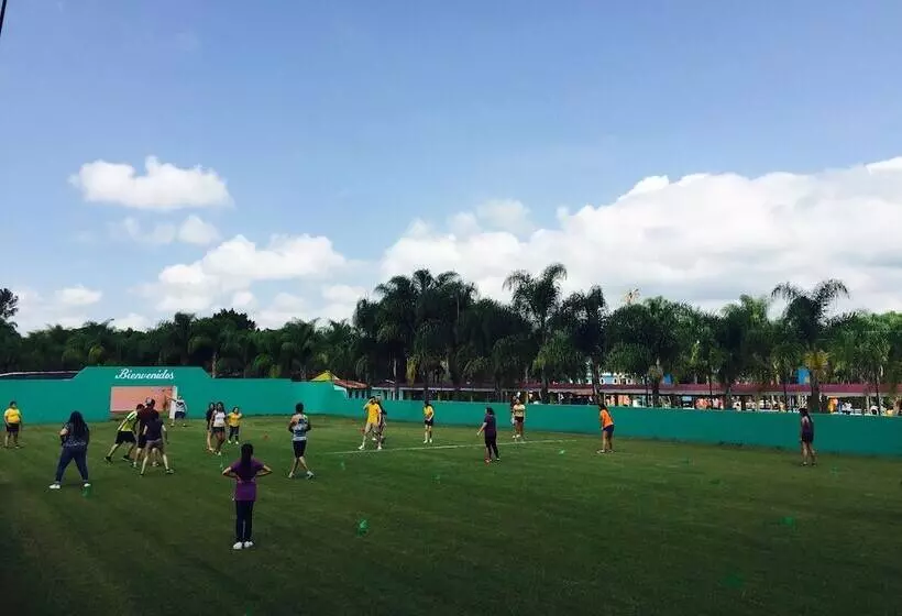 Guamúchil Parque Acuático & Cabañas