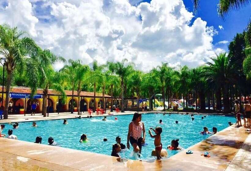 Guamúchil Parque Acuático & Cabañas