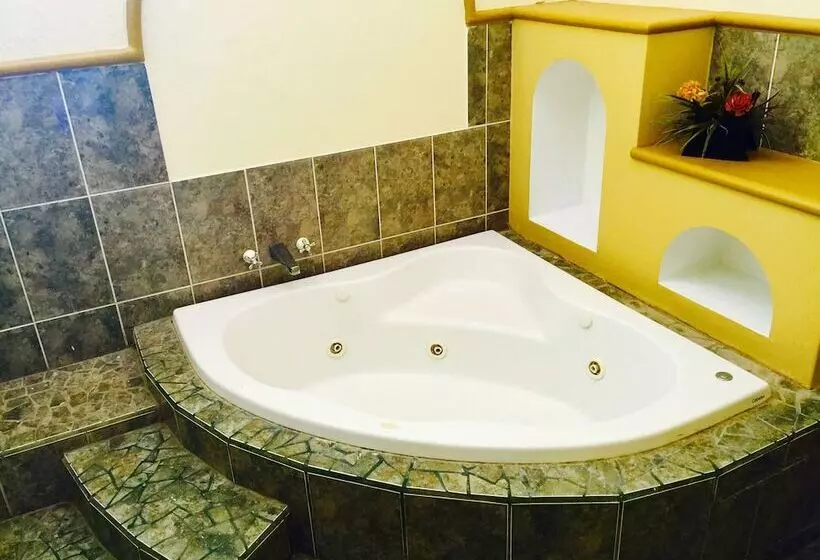 Guamúchil Parque Acuático & Cabañas