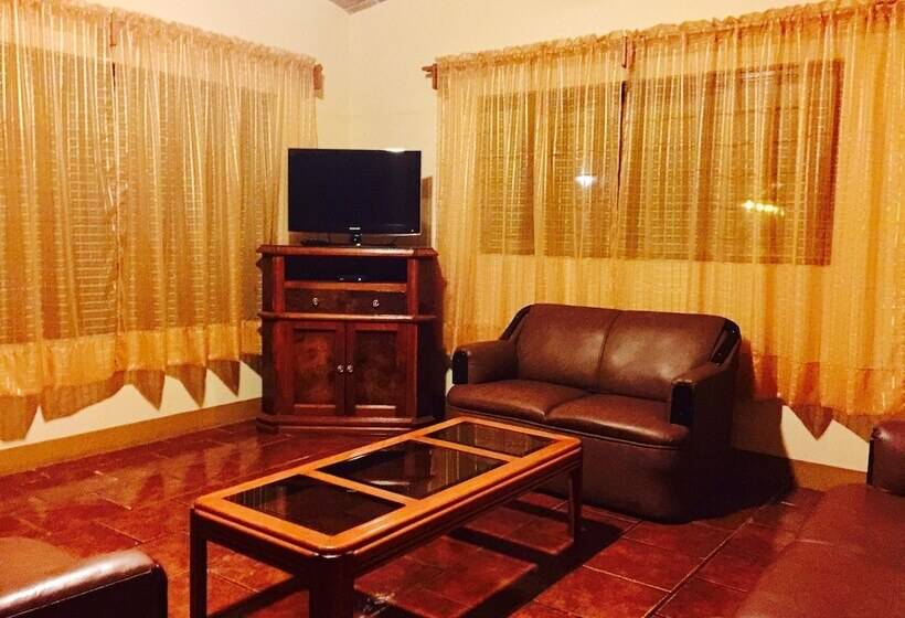 Guamúchil Parque Acuático & Cabañas