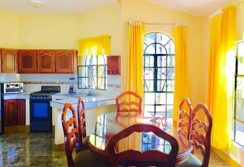 Guamúchil Parque Acuático & Cabañas