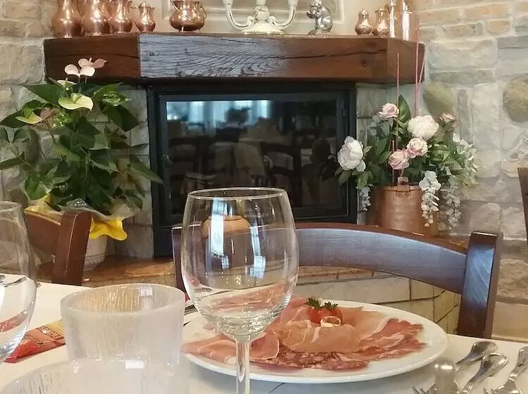 Hotelli Albergo Ristorante La Pieve