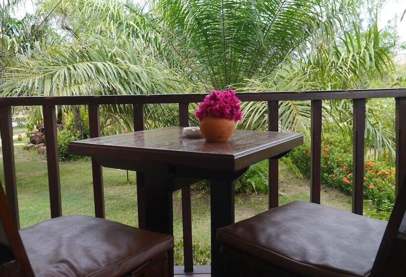 בית מלון כפרי Ao Thai Resort