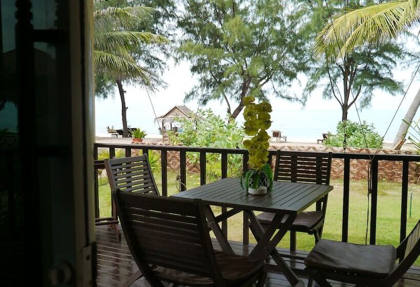 בית מלון כפרי Ao Thai Resort