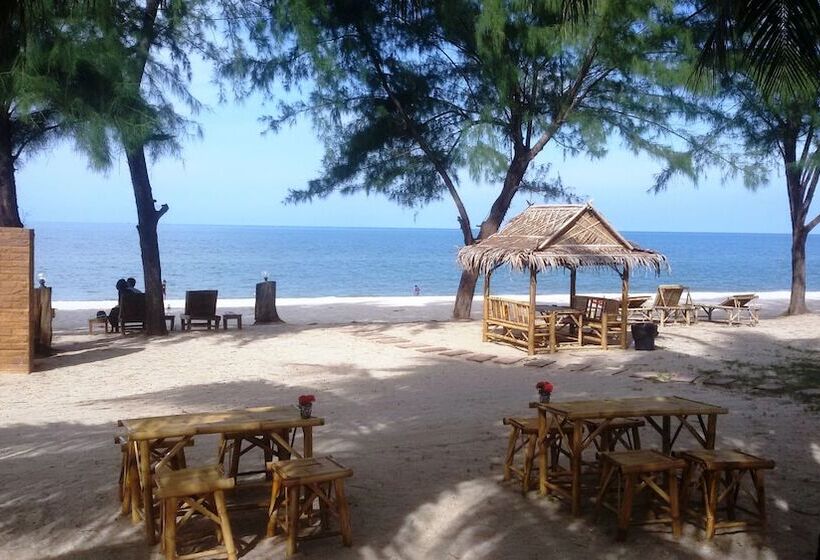 בית מלון כפרי Ao Thai Resort