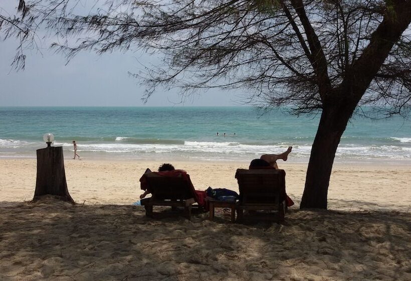 בית מלון כפרי Ao Thai Resort