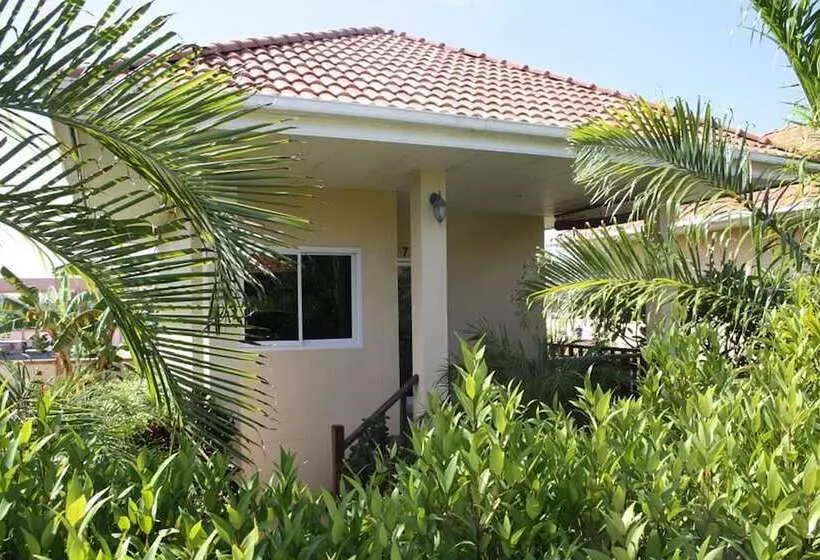 Hotelli Ao Thai Resort