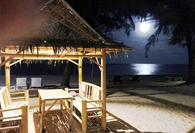 Hotelli Ao Thai Resort