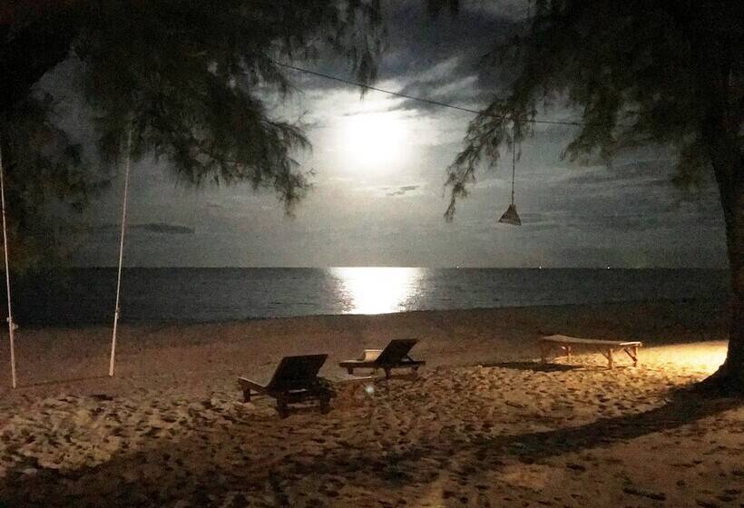 בית מלון כפרי Ao Thai Resort