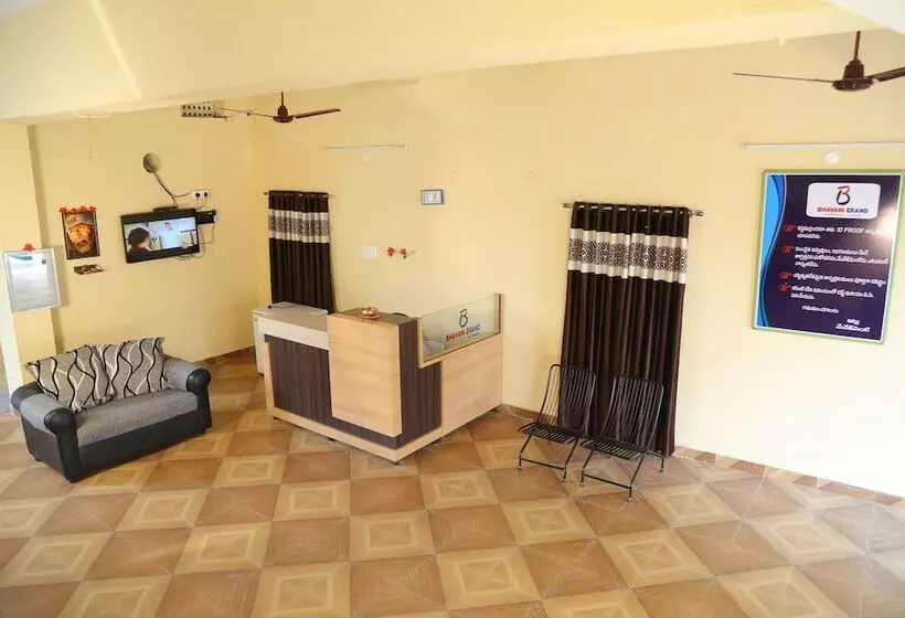 Hotelli Bhavani Grand