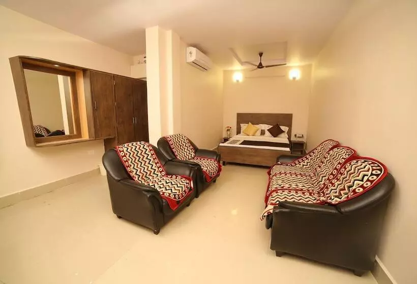 Hotelli Bhavani Grand