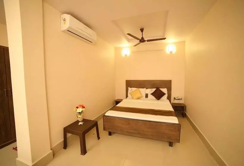 Hotelli Bhavani Grand