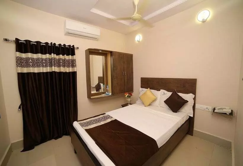 Hotelli Bhavani Grand