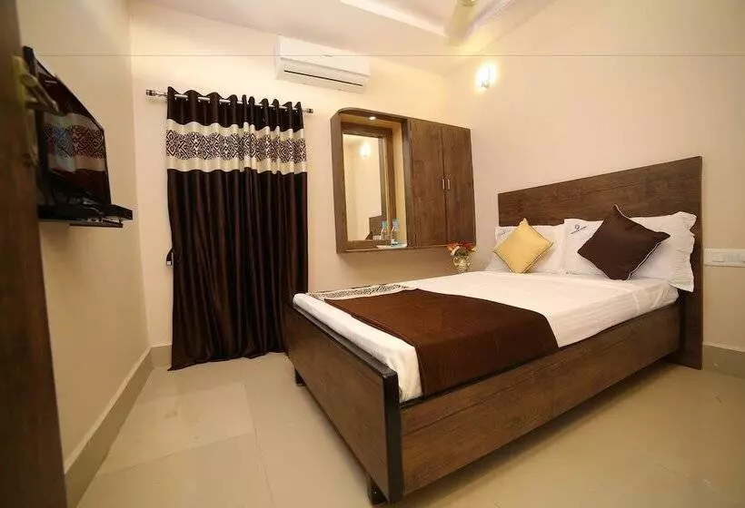 Hotelli Bhavani Grand