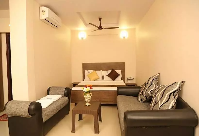 Hotelli Bhavani Grand