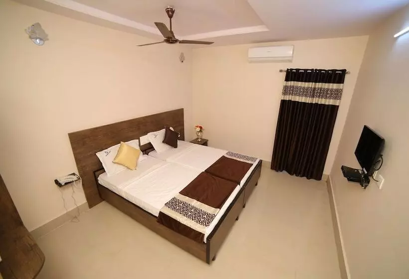 Hotelli Bhavani Grand