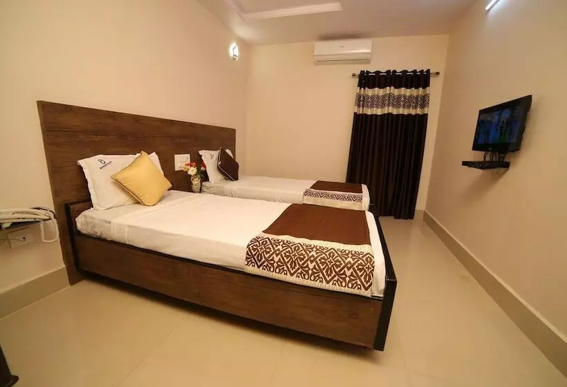 Hotelli Bhavani Grand