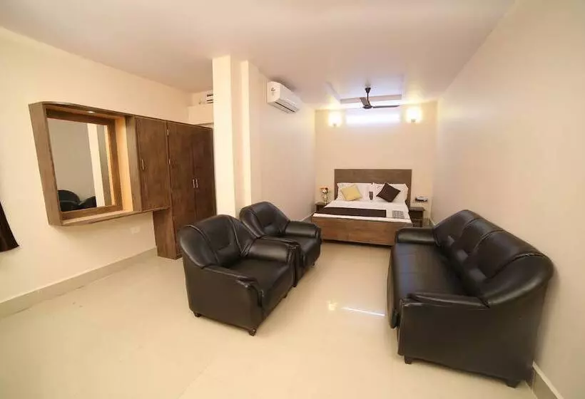 Hotelli Bhavani Grand