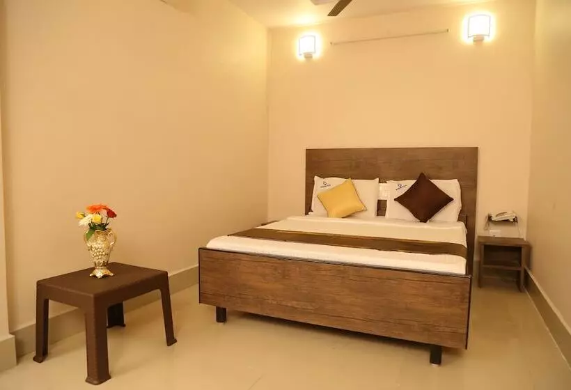 Hotelli Bhavani Grand